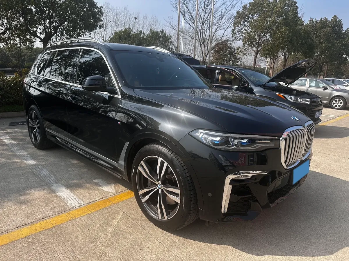 2022 BMW X7 3.0T 340HP L6 8AT,autocango,china used car exporter,china ev exporter,chinese used car exporter,chinese used ev exporter