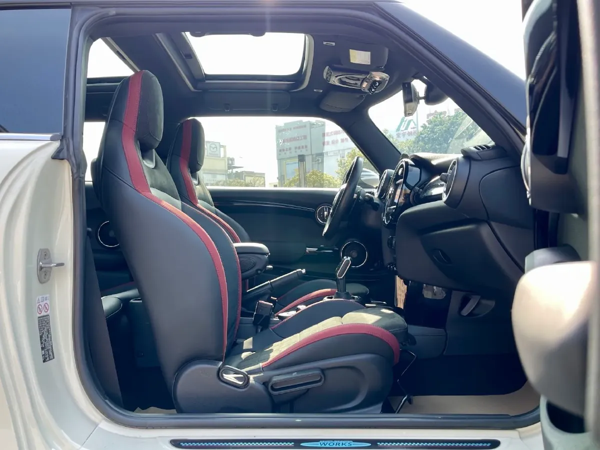 2019 MINI MINI 2.0T 192HP L4 7DCT,autocango,china used car exporter,china ev exporter,chinese used car exporter,chinese used ev exporter