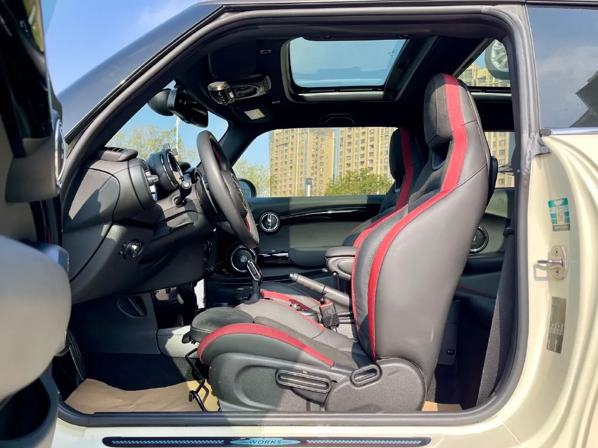 2019 MINI MINI 2.0T 192HP L4 7DCT,autocango,china used car exporter,china ev exporter,chinese used car exporter,chinese used ev exporter