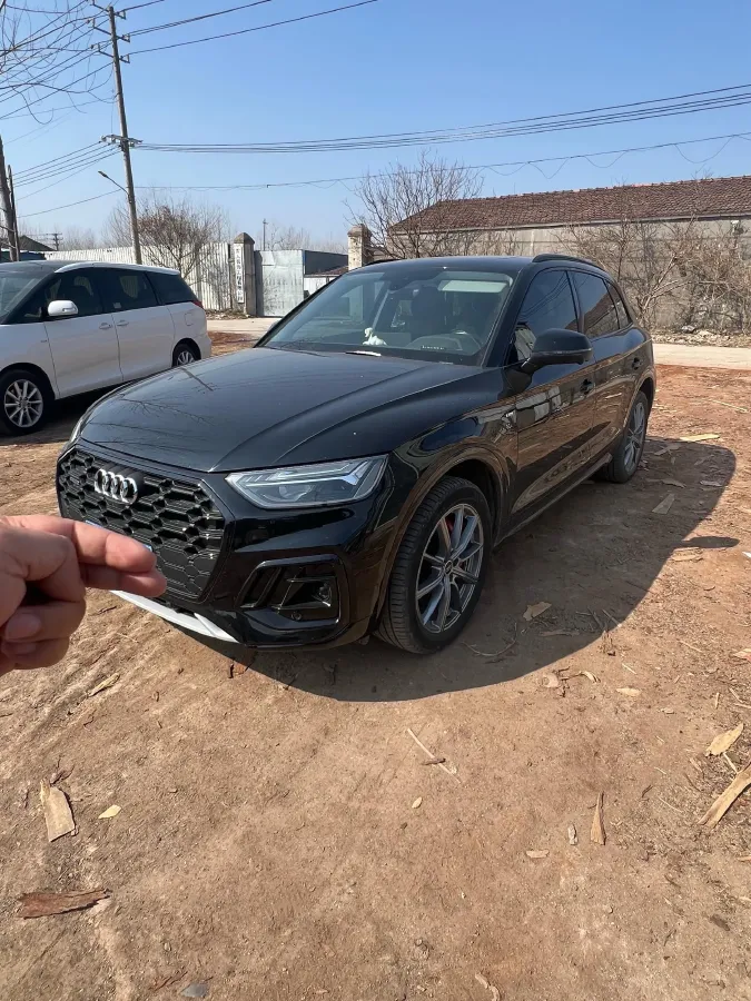 2022 Audi Q5L 2.0T 190HP L4 7DCT,autocango,china used car exporter,china ev exporter,chinese used car exporter,chinese used ev exporter