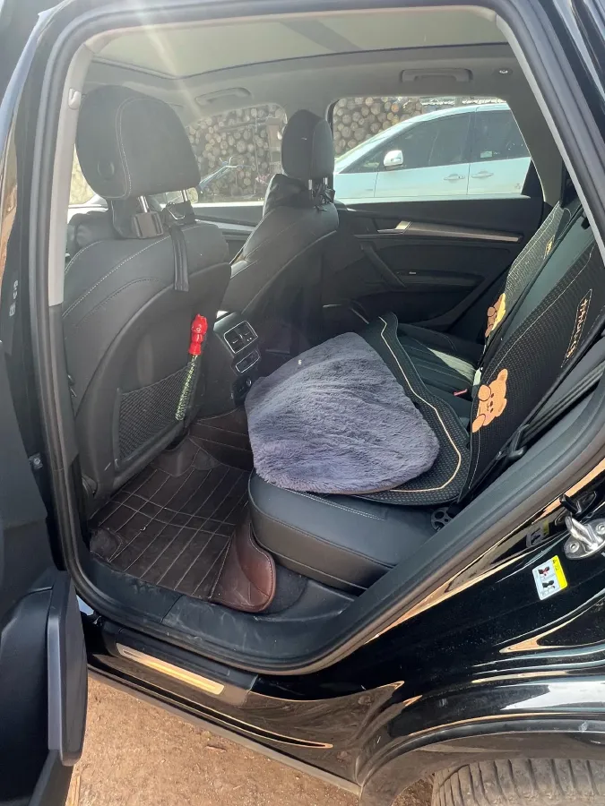 2022 Audi Q5L 2.0T 190HP L4 7DCT,autocango,china used car exporter,china ev exporter,chinese used car exporter,chinese used ev exporter