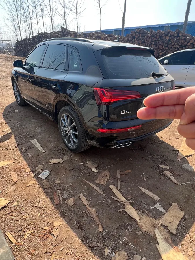 2022 Audi Q5L 2.0T 190HP L4 7DCT,autocango,china used car exporter,china ev exporter,chinese used car exporter,chinese used ev exporter