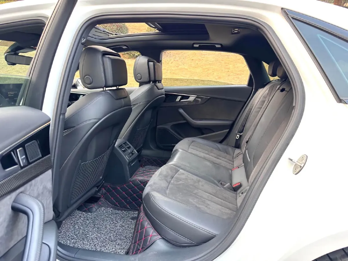 2024 Audi A4L 2.0T 245HP L4 7DCT,autocango,china used car exporter,china ev exporter,chinese used car exporter,chinese used ev exporter