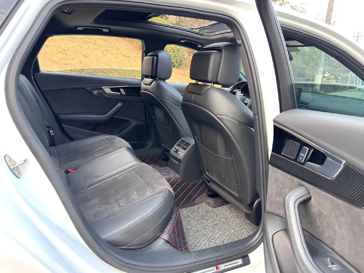 2024 Audi A4L 2.0T 245HP L4 7DCT,autocango,china used car exporter,china ev exporter,chinese used car exporter,chinese used ev exporter