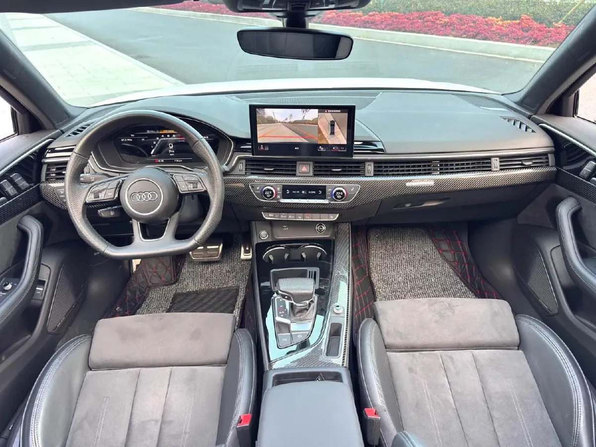 2024 Audi A4L 2.0T 245HP L4 7DCT,autocango,china used car exporter,china ev exporter,chinese used car exporter,chinese used ev exporter