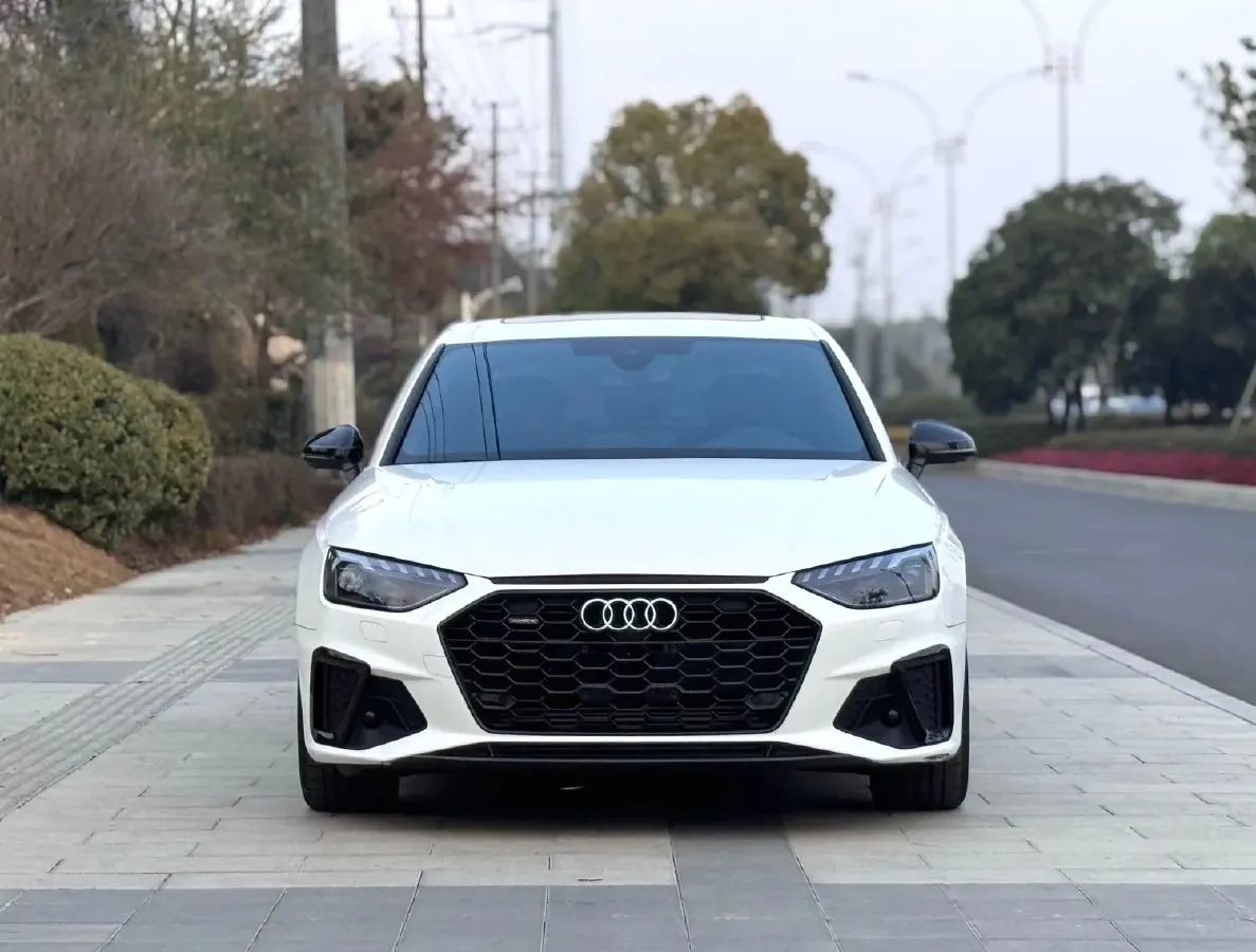 2024 Audi A4L 2.0T 245HP L4 7DCT,autocango,china used car exporter,china ev exporter,chinese used car exporter,chinese used ev exporter