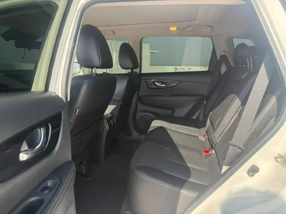 2021 Nissan X-Trail 2.5L 181HP L4 CVT,autocango,china used car exporter,china ev exporter,chinese used car exporter,chinese used ev exporter