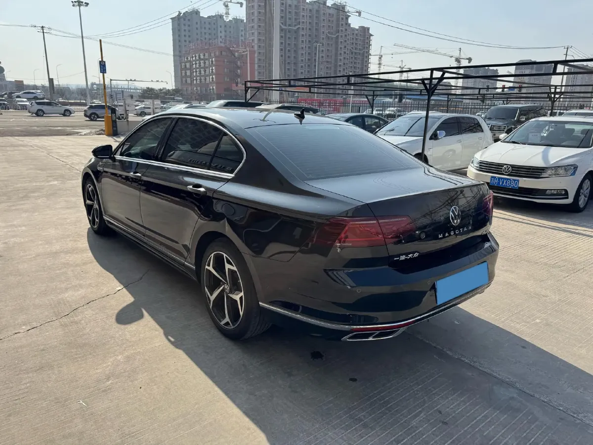 2023 Volkswagen Magotan 2.0T 186HP L4 7DCT,autocango,china used car exporter,china ev exporter,chinese used car exporter,chinese used ev exporter
