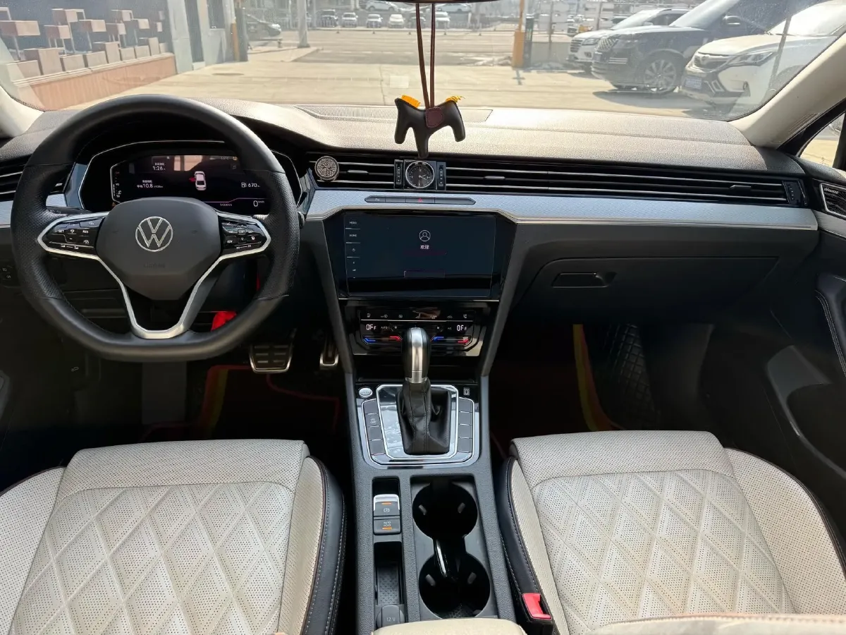 2023 Volkswagen Magotan 2.0T 186HP L4 7DCT,autocango,china used car exporter,china ev exporter,chinese used car exporter,chinese used ev exporter