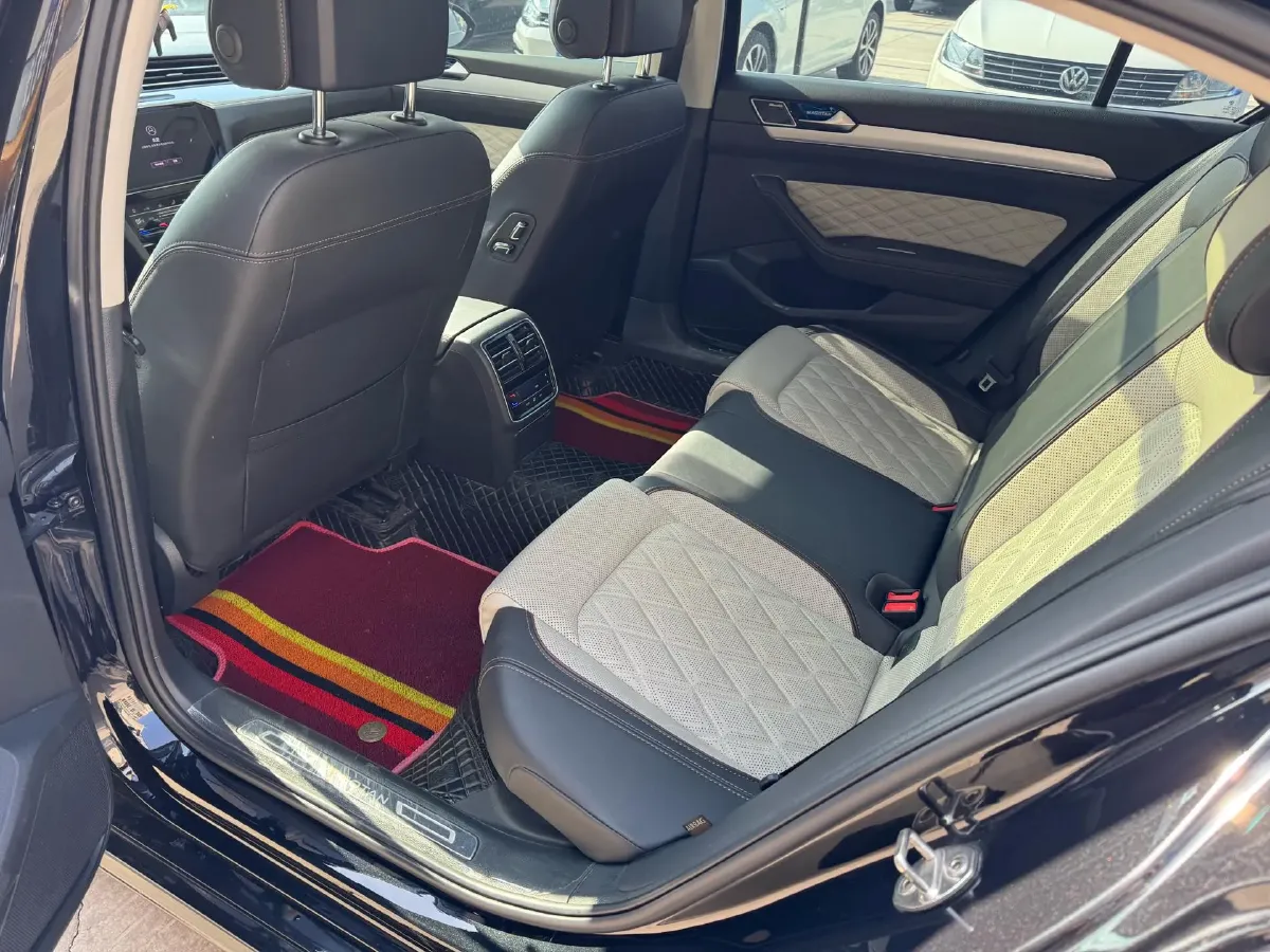 2023 Volkswagen Magotan 2.0T 186HP L4 7DCT,autocango,china used car exporter,china ev exporter,chinese used car exporter,chinese used ev exporter