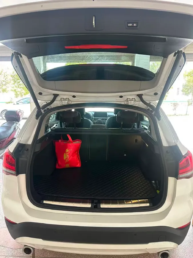 2022 BMW X1 2.0T 192HP L4 7DCT,autocango,china used car exporter,china ev exporter,chinese used car exporter,chinese used ev exporter