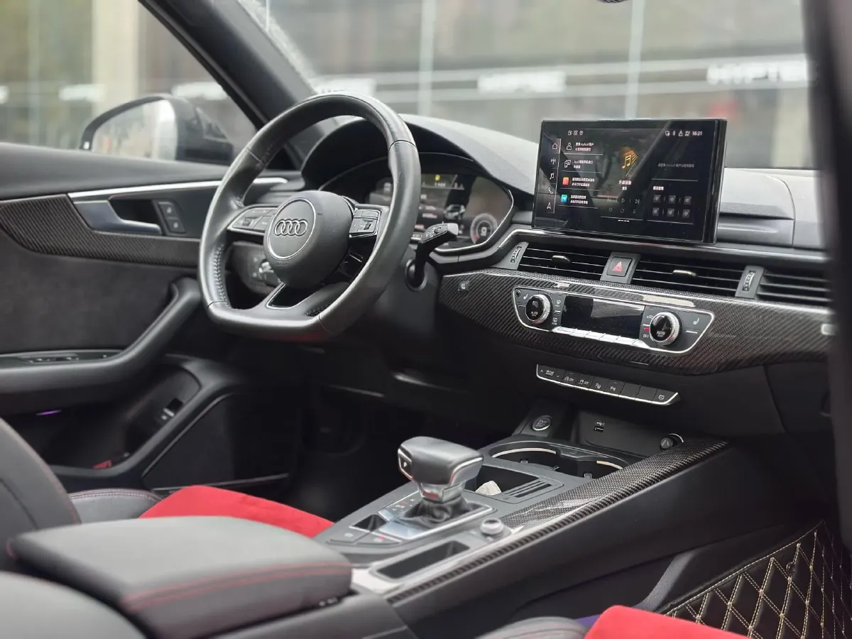 2020 Audi A4L 2.0T 252HP L4 7DCT,autocango,china used car exporter,china ev exporter,chinese used car exporter,chinese used ev exporter