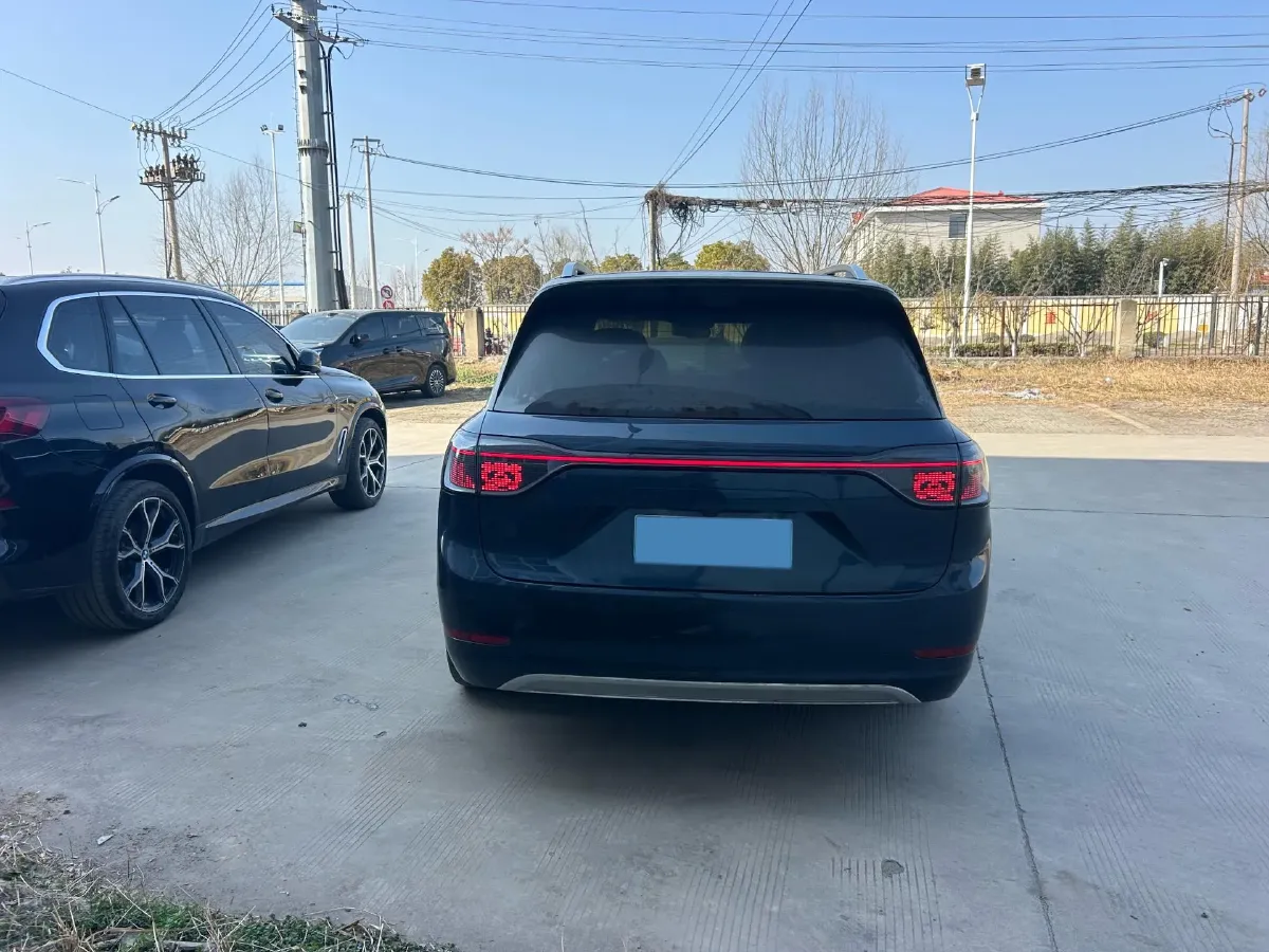 2025 AITO AITO M9 REEV 160HP REEV 52KWH,autocango,china used car exporter,china ev exporter,chinese used car exporter,chinese used ev exporter