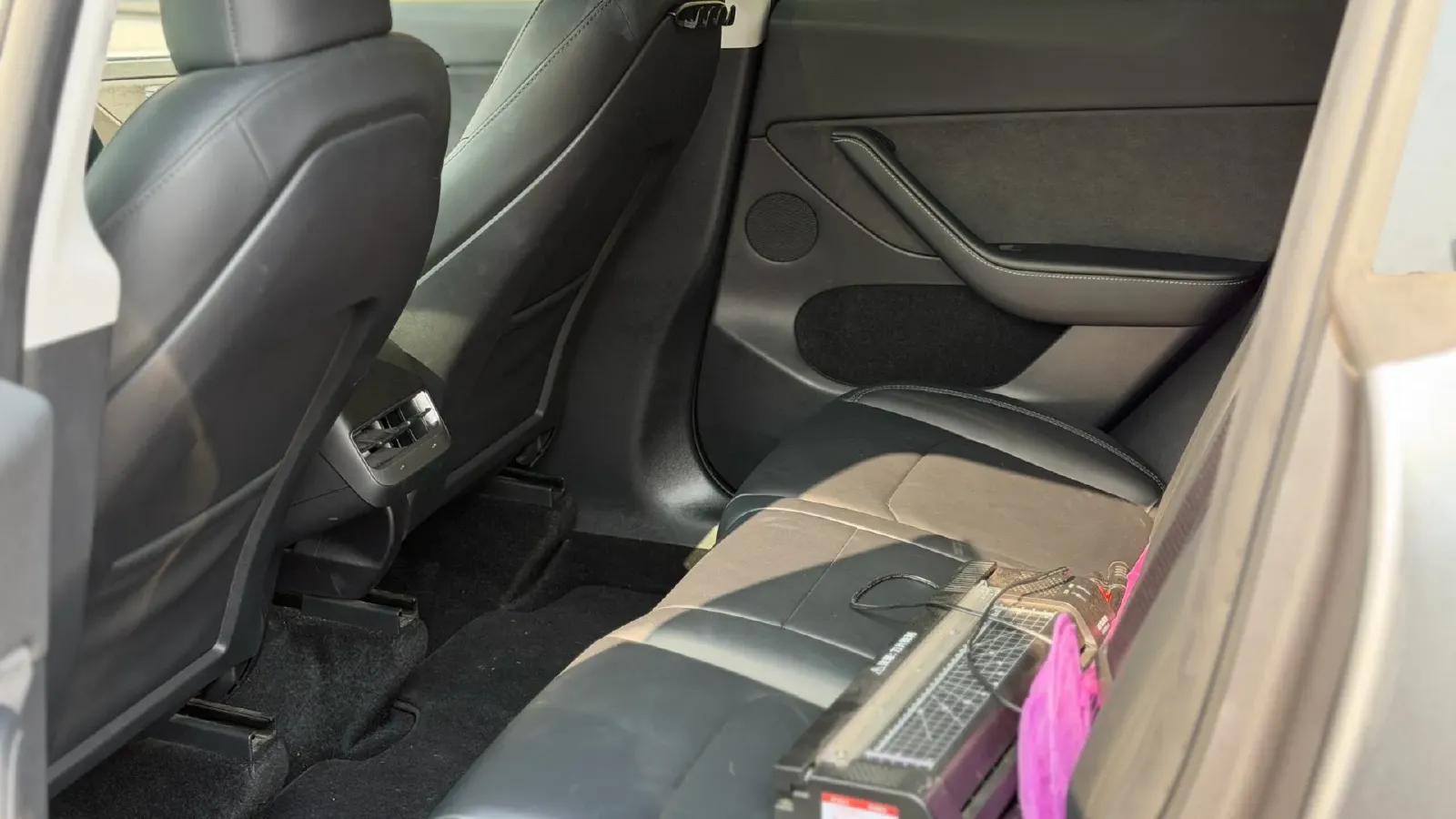 2024 Iveco OuSheng BEV 77.28KWH,autocango,china used car exporter,china ev exporter,chinese used car exporter,chinese used ev exporter