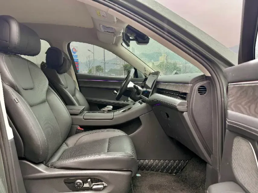 2022 Isuzu Mu-X 2.0T 220HP L4 8AT,autocango,china used car exporter,china ev exporter,chinese used car exporter,chinese used ev exporter