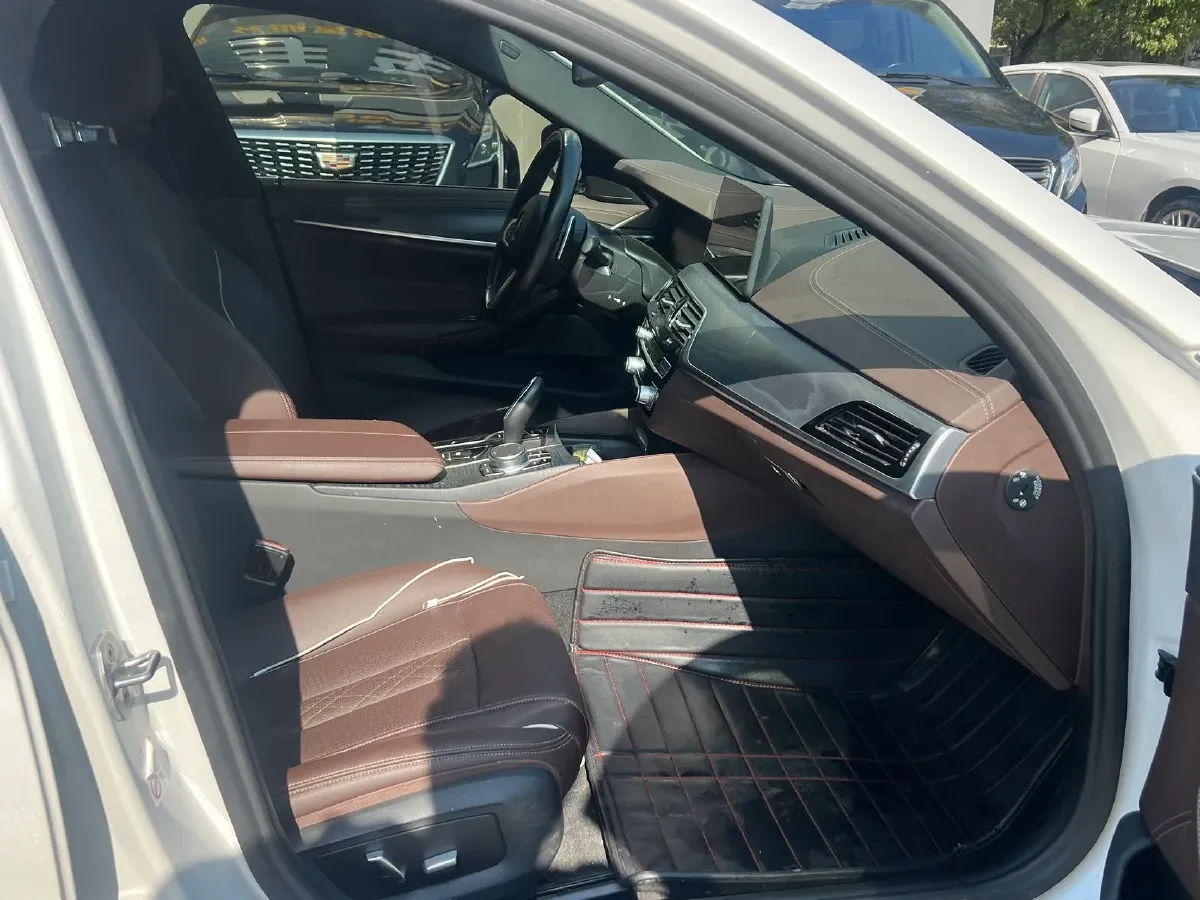 2022 BMW 5 Series 2.0T 252HP L4 8AT,autocango,china used car exporter,china ev exporter,chinese used car exporter,chinese used ev exporter