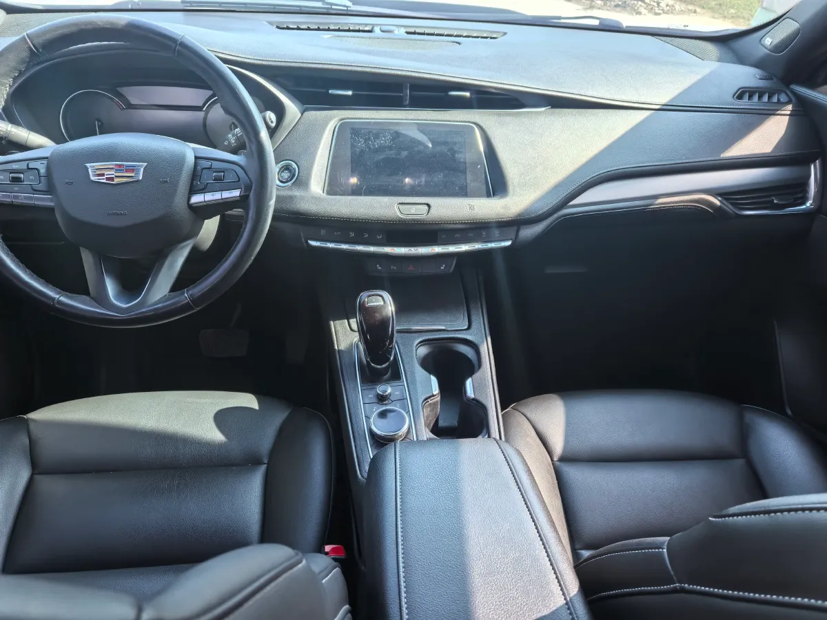 2021 Cadillac XT4 2.0T 237HP L4 9AT,autocango,china used car exporter,china ev exporter,chinese used car exporter,chinese used ev exporter