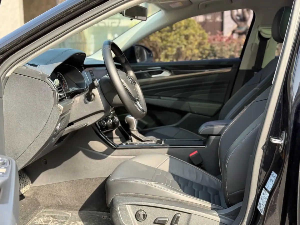 2019 Skoda Kodiak 2.0T 186HP L4 7DCT,autocango,china used car exporter,china ev exporter,chinese used car exporter,chinese used ev exporter