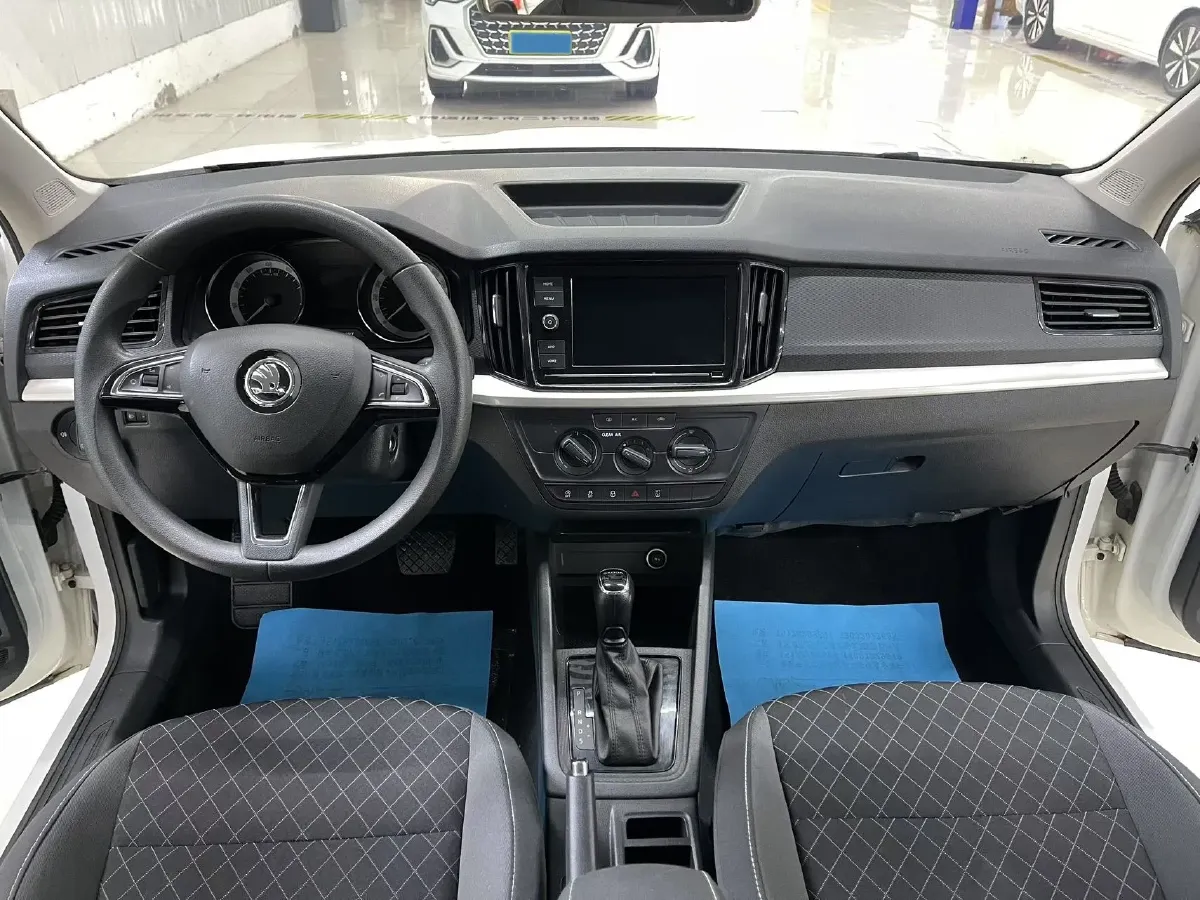 2018 Skoda Rapid Spaceback 1.4T 131HP L4 7DCT,autocango,china used car exporter,china ev exporter,chinese used car exporter,chinese used ev exporter