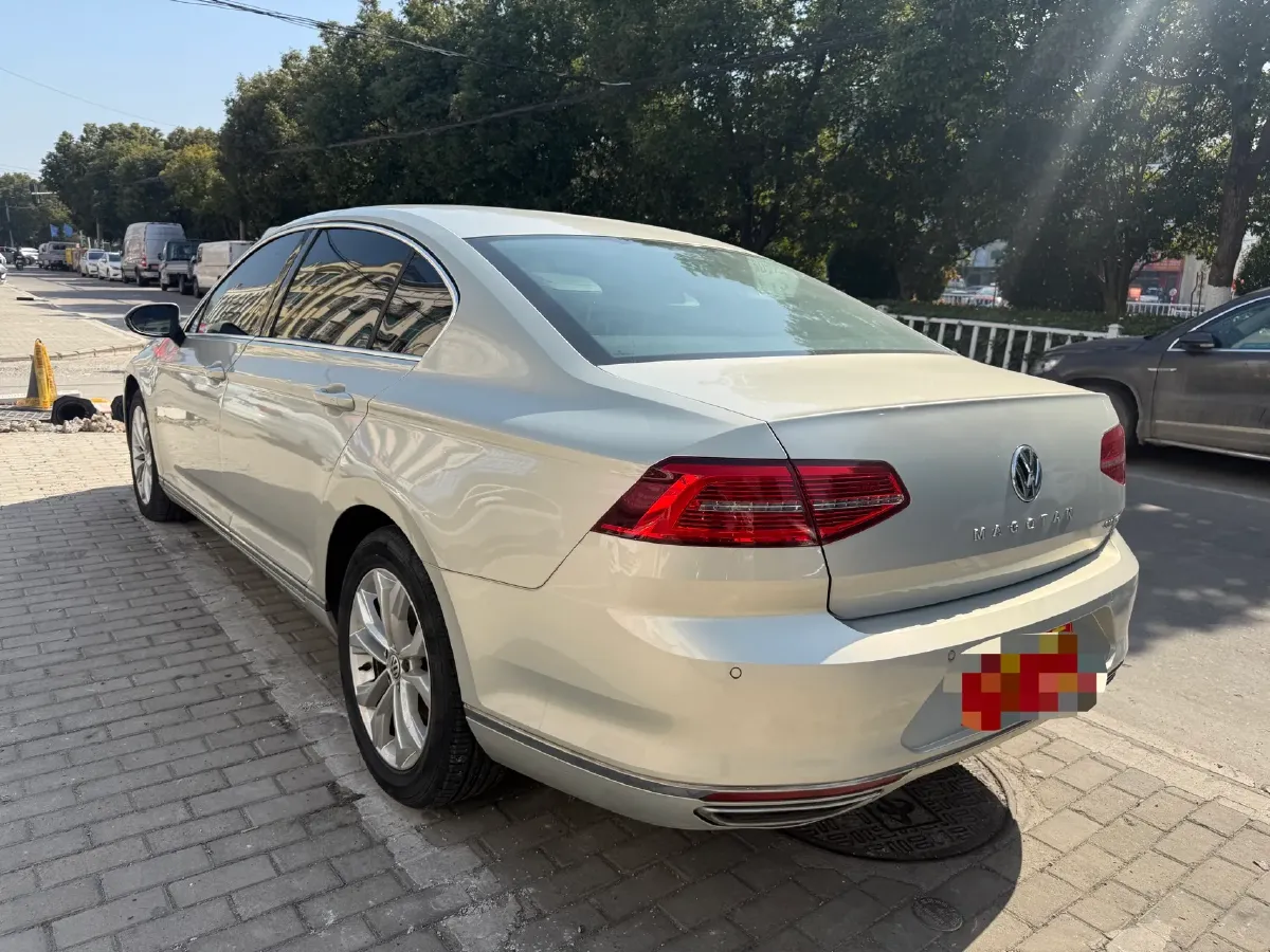 2018 Volkswagen Magotan 1.8T 180HP L4 7DCT,autocango,china used car exporter,china ev exporter,chinese used car exporter,chinese used ev exporter