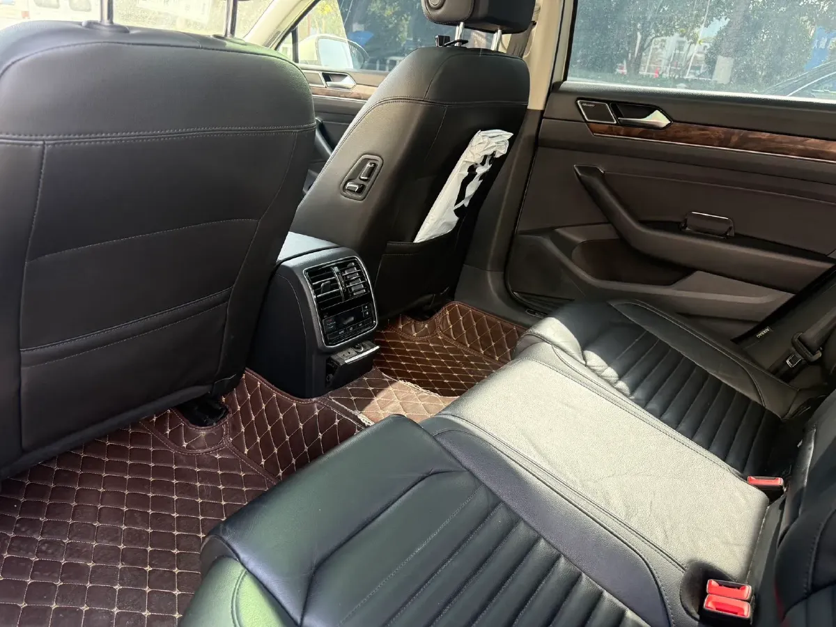 2018 Volkswagen Magotan 1.8T 180HP L4 7DCT,autocango,china used car exporter,china ev exporter,chinese used car exporter,chinese used ev exporter