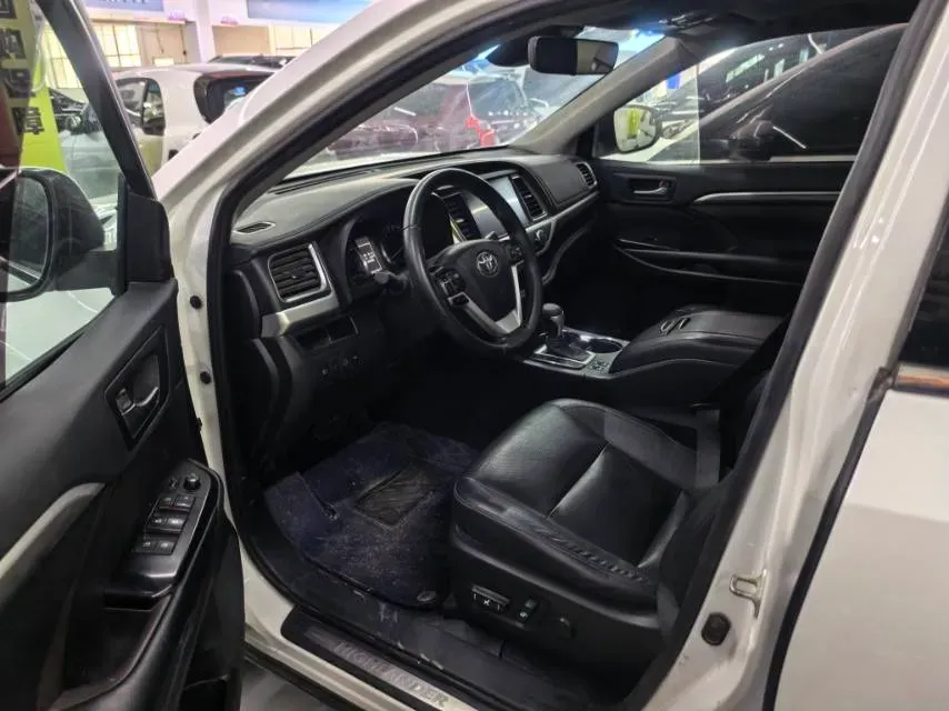2021 Toyota Highlander 2.0T 220HP L4 6AT,autocango,china used car exporter,china ev exporter,chinese used car exporter,chinese used ev exporter