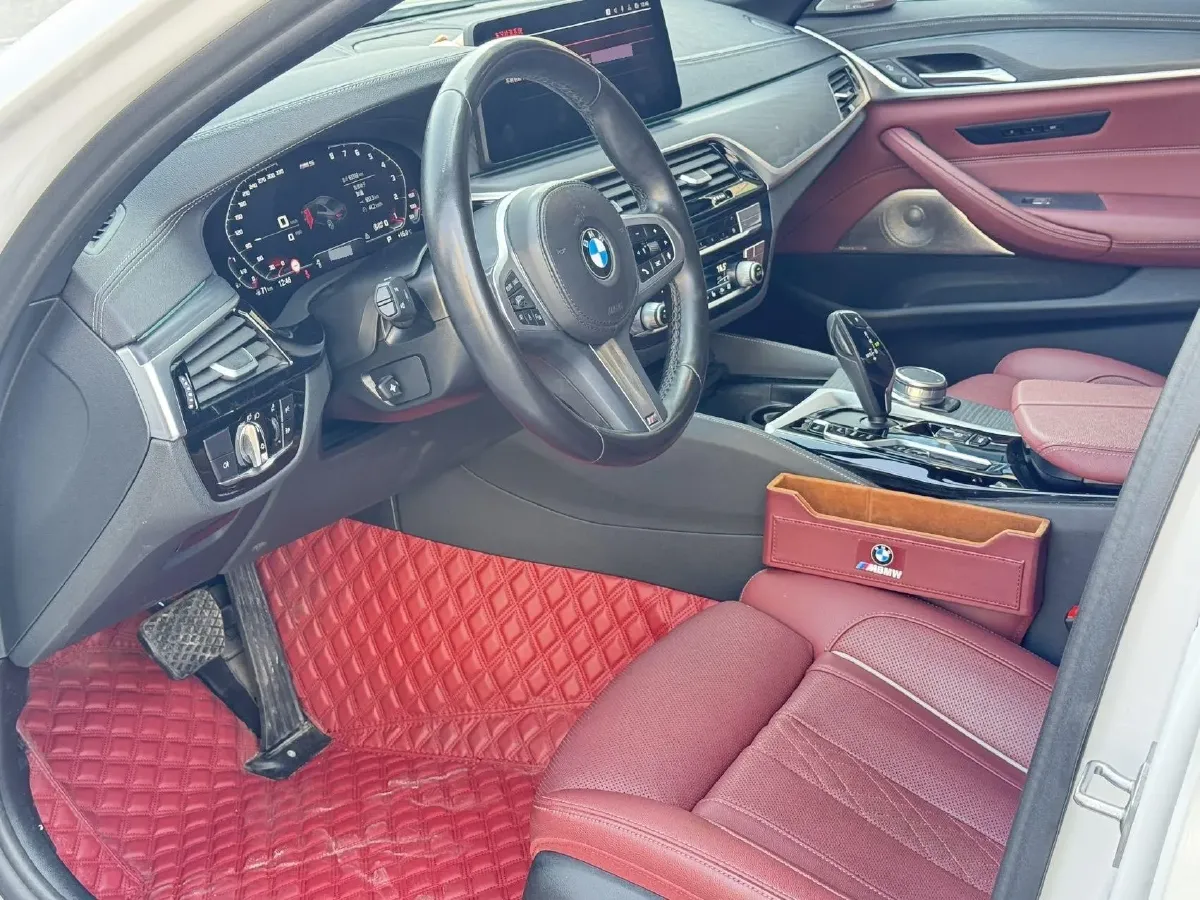 2022 BMW 5 Series 2.0T 252HP L4 8AT,autocango,china used car exporter,china ev exporter,chinese used car exporter,chinese used ev exporter