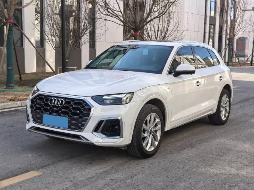 2021 Audi Q5L 2.0T 190HP L4 7DCT,autocango,china used car exporter,china ev exporter,chinese used car exporter,chinese used ev exporter