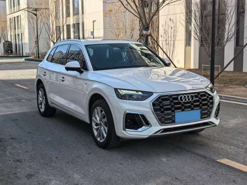 2021 Audi Q5L 2.0T 190HP L4 7DCT,autocango,china used car exporter,china ev exporter,chinese used car exporter,chinese used ev exporter