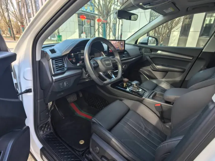 2021 Audi Q5L 2.0T 190HP L4 7DCT,autocango,china used car exporter,china ev exporter,chinese used car exporter,chinese used ev exporter