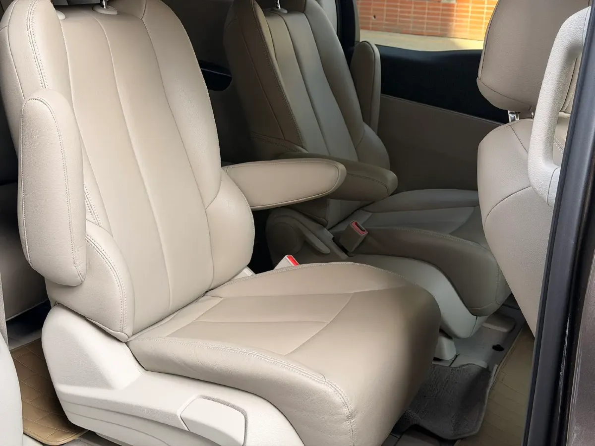 2021 Buick GL8 2.0T 237HP L4 9AT,autocango,china used car exporter,china ev exporter,chinese used car exporter,chinese used ev exporter