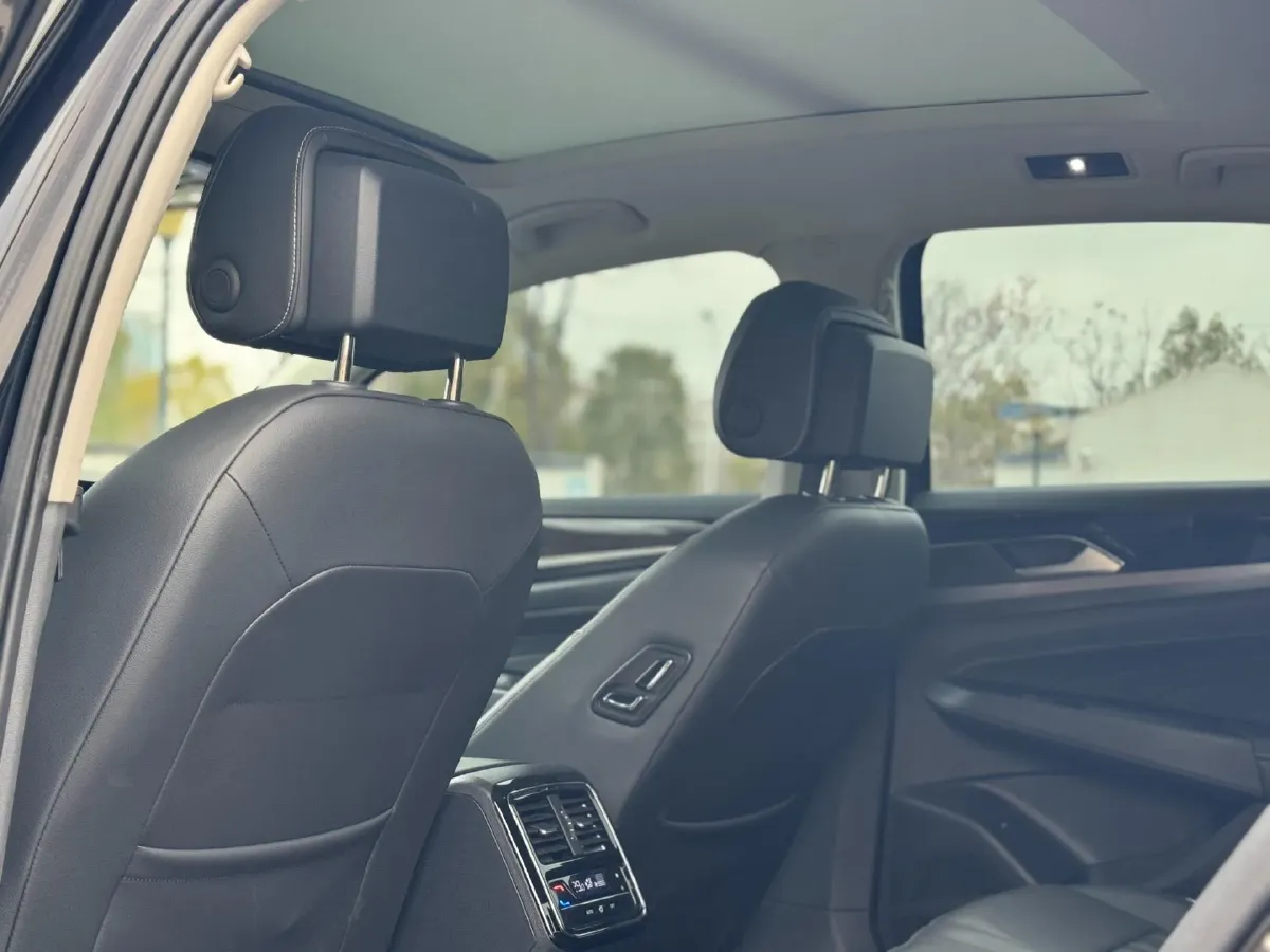 2024 Volkswagen Passat 2.0T 186HP L4 7DCT,autocango,china used car exporter,china ev exporter,chinese used car exporter,chinese used ev exporter