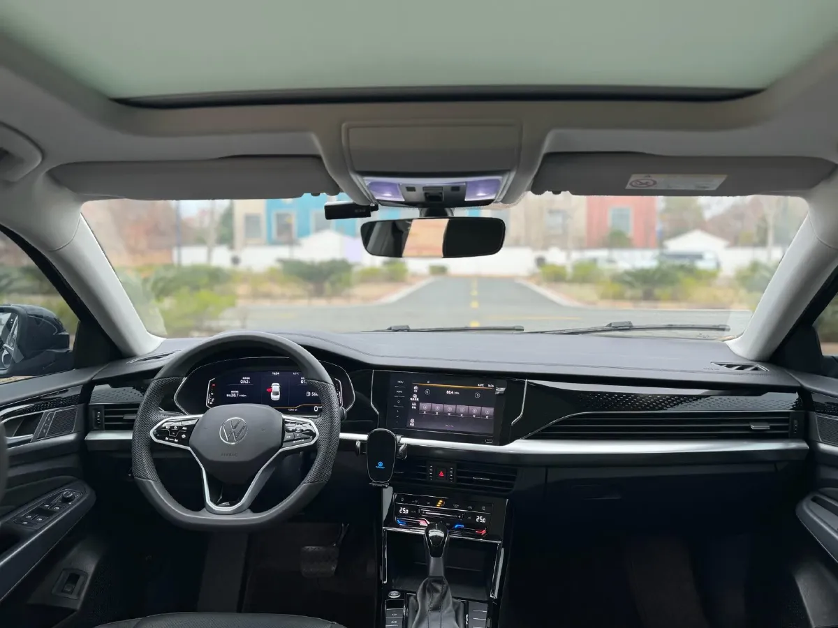 2024 Volkswagen Passat 2.0T 186HP L4 7DCT,autocango,china used car exporter,china ev exporter,chinese used car exporter,chinese used ev exporter