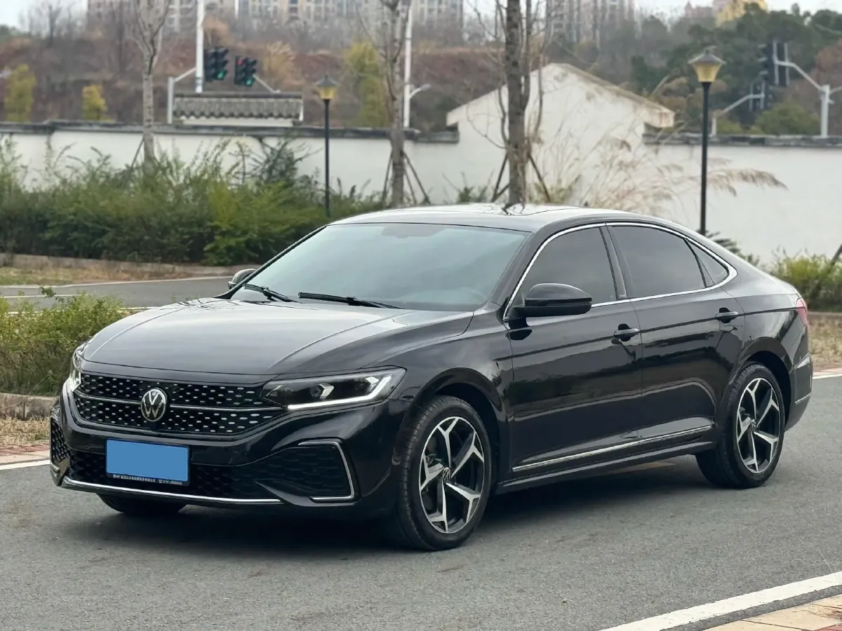 2024 Volkswagen Passat 2.0T 186HP L4 7DCT,autocango,china used car exporter,china ev exporter,chinese used car exporter,chinese used ev exporter