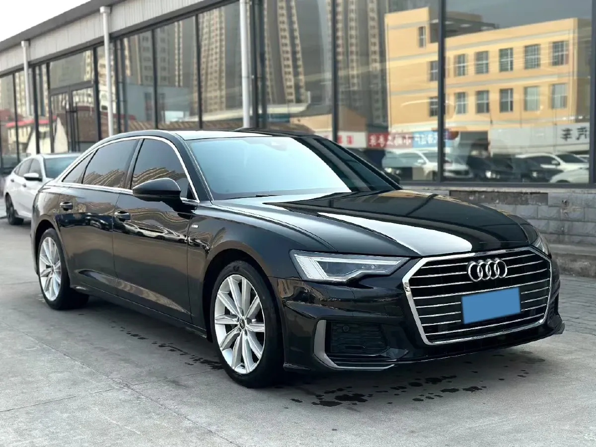 2022 Audi A6L 2.0T 224HP L4 7DCT,autocango,china used car exporter,china ev exporter,chinese used car exporter,chinese used ev exporter
