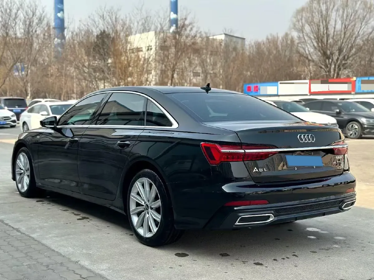 2022 Audi A6L 2.0T 224HP L4 7DCT,autocango,china used car exporter,china ev exporter,chinese used car exporter,chinese used ev exporter