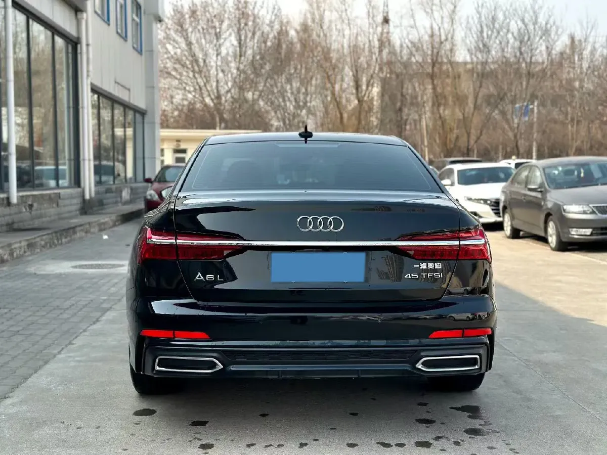 2022 Audi A6L 2.0T 224HP L4 7DCT,autocango,china used car exporter,china ev exporter,chinese used car exporter,chinese used ev exporter