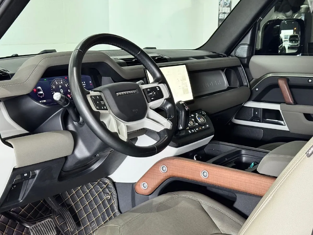 2022 Land Rover Defender 2.0T 300HP L4 8AT,autocango,china used car exporter,china ev exporter,chinese used car exporter,chinese used ev exporter