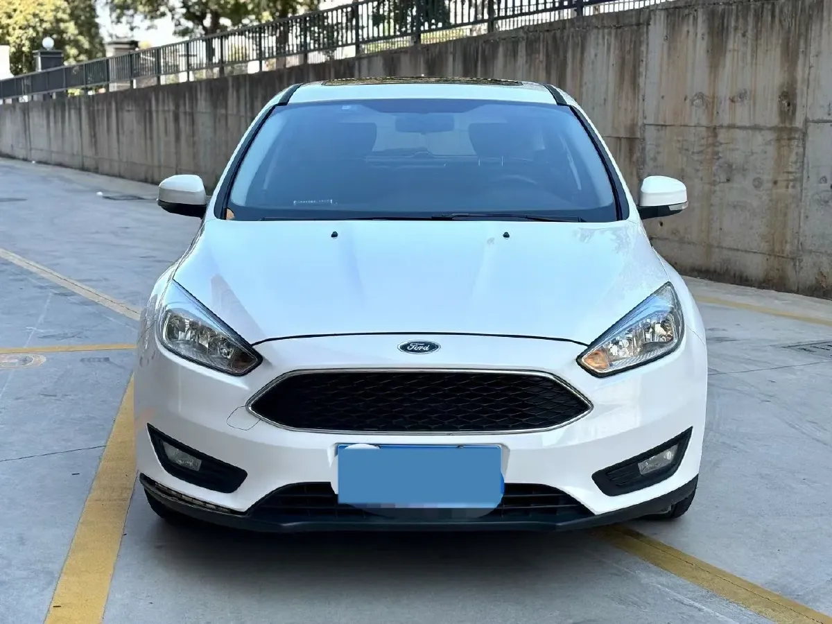 2018 Ford Focus 1.0T 125HP L3 6AT,autocango,china used car exporter,china ev exporter,chinese used car exporter,chinese used ev exporter