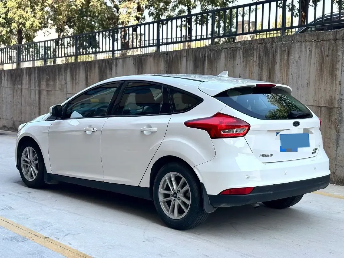 2018 Ford Focus 1.0T 125HP L3 6AT,autocango,china used car exporter,china ev exporter,chinese used car exporter,chinese used ev exporter