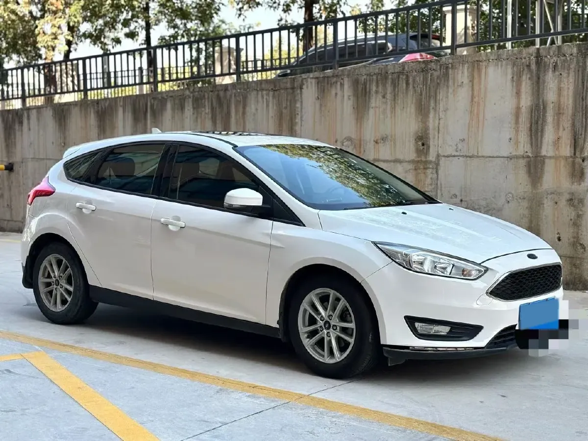 2018 Ford Focus 1.0T 125HP L3 6AT,autocango,china used car exporter,china ev exporter,chinese used car exporter,chinese used ev exporter