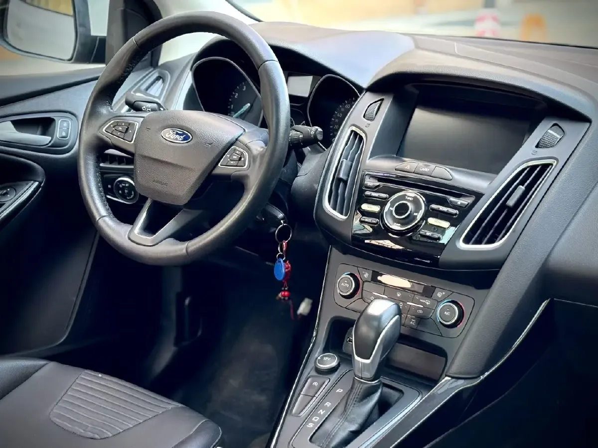 2018 Ford Focus 1.0T 125HP L3 6AT,autocango,china used car exporter,china ev exporter,chinese used car exporter,chinese used ev exporter