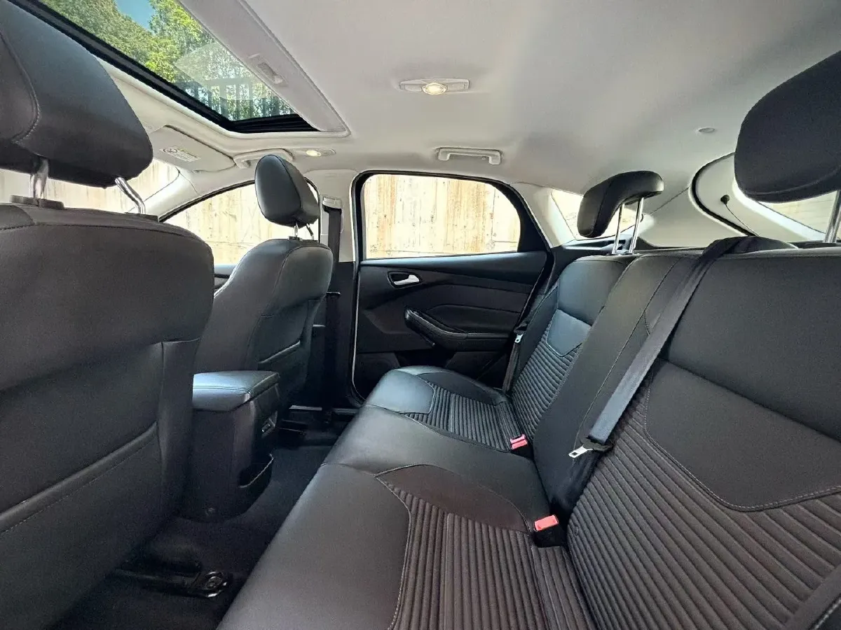 2018 Ford Focus 1.0T 125HP L3 6AT,autocango,china used car exporter,china ev exporter,chinese used car exporter,chinese used ev exporter