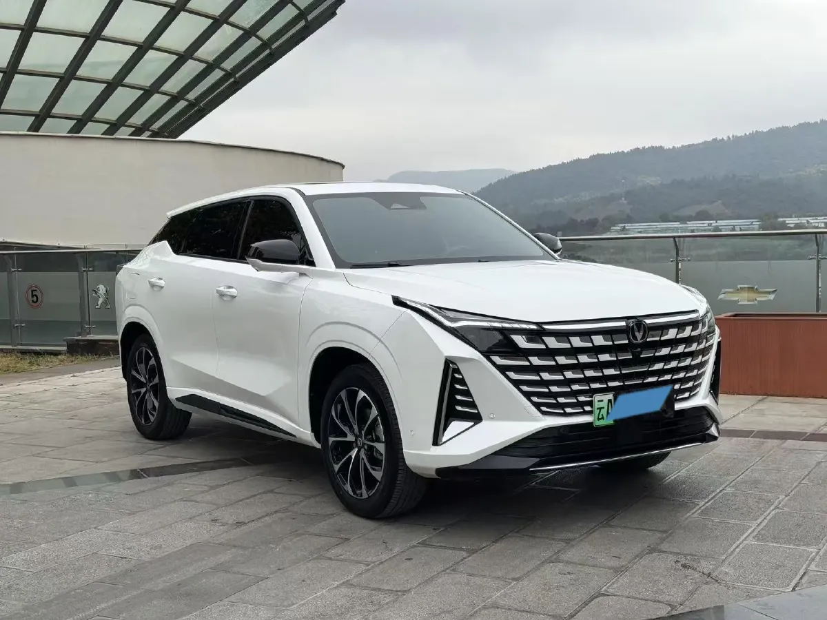 2024 ChangAn UNI-Z 1.5L 98HP L4 E-CVT PHEV 18.4KWH,autocango,china used car exporter,china ev exporter,chinese used car exporter,chinese used ev exporter