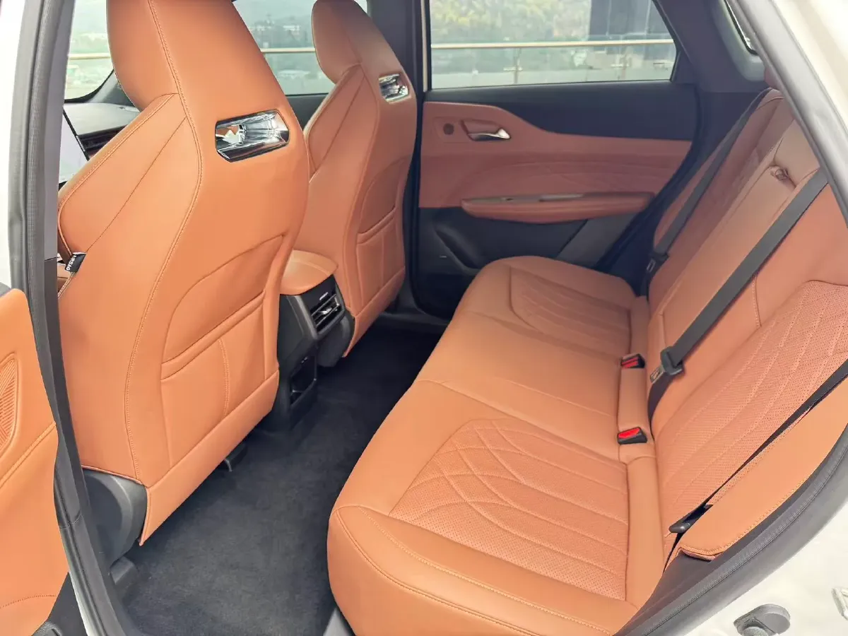 2024 ChangAn UNI-Z 1.5L 98HP L4 E-CVT PHEV 18.4KWH,autocango,china used car exporter,china ev exporter,chinese used car exporter,chinese used ev exporter