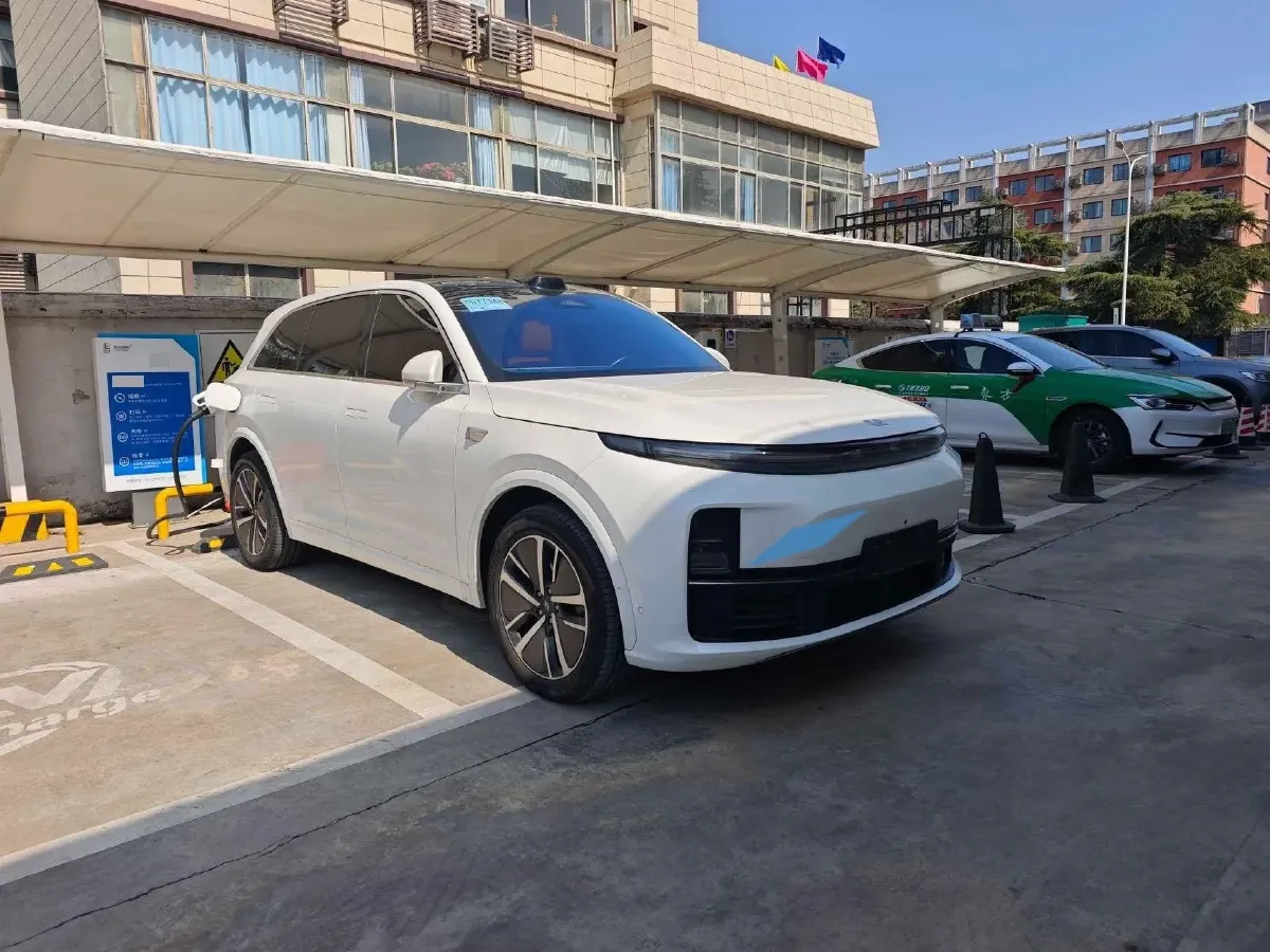 2024 Li L8 Range Extended 154HP REEV 42.8KWH,autocango,china used car exporter,china ev exporter,chinese used car exporter,chinese used ev exporter
