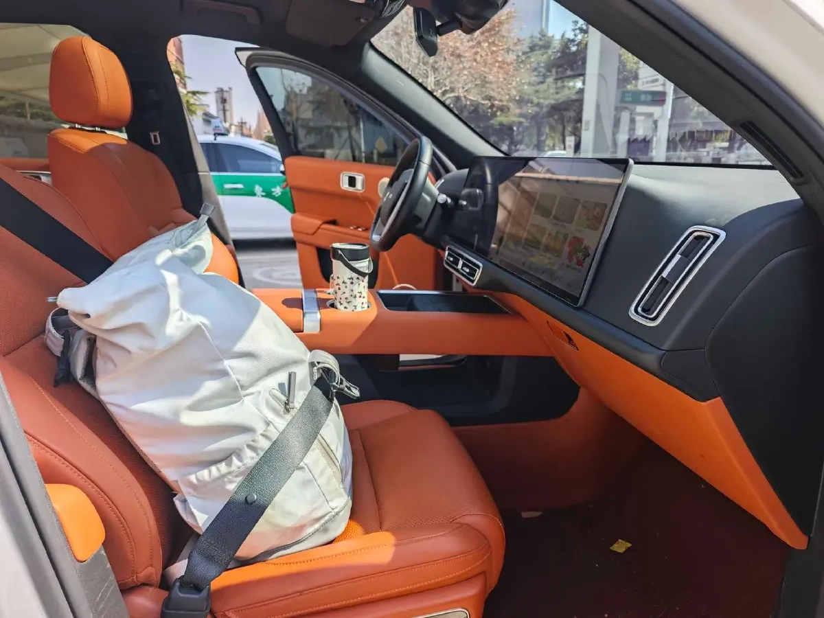 2024 Li L8 Range Extended 154HP REEV 42.8KWH,autocango,china used car exporter,china ev exporter,chinese used car exporter,chinese used ev exporter