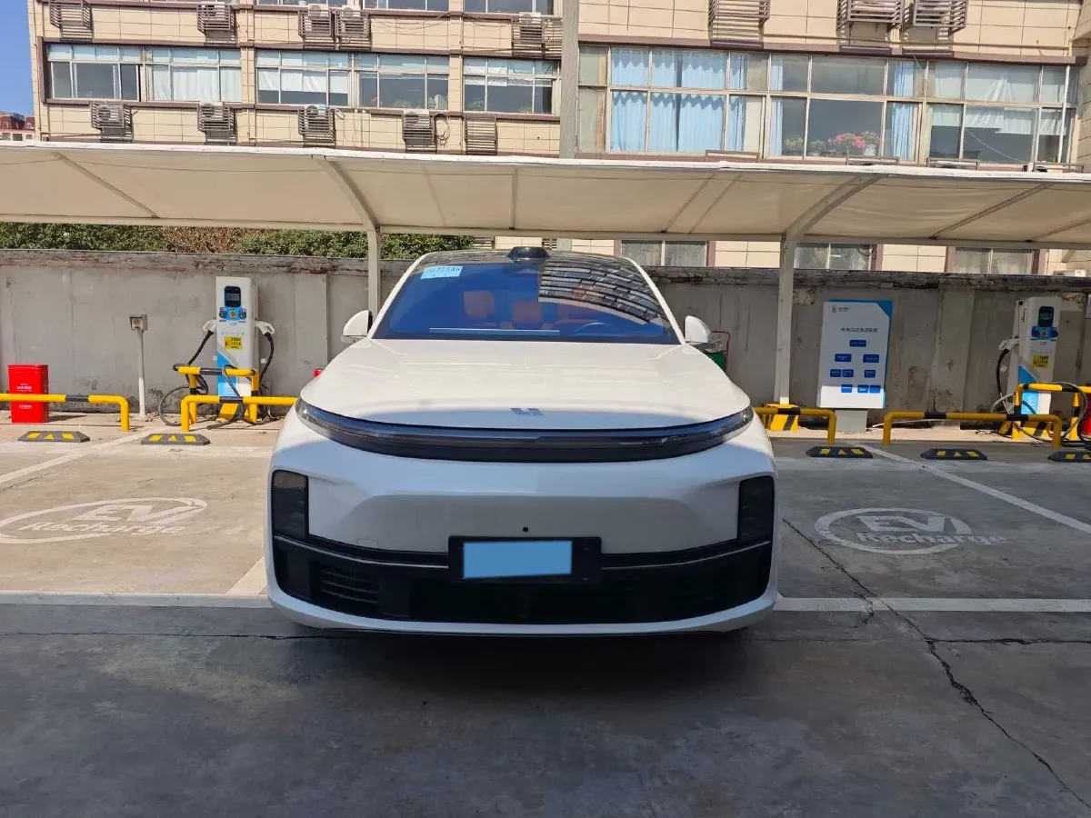 2024 Li L8 Range Extended 154HP REEV 42.8KWH,autocango,china used car exporter,china ev exporter,chinese used car exporter,chinese used ev exporter