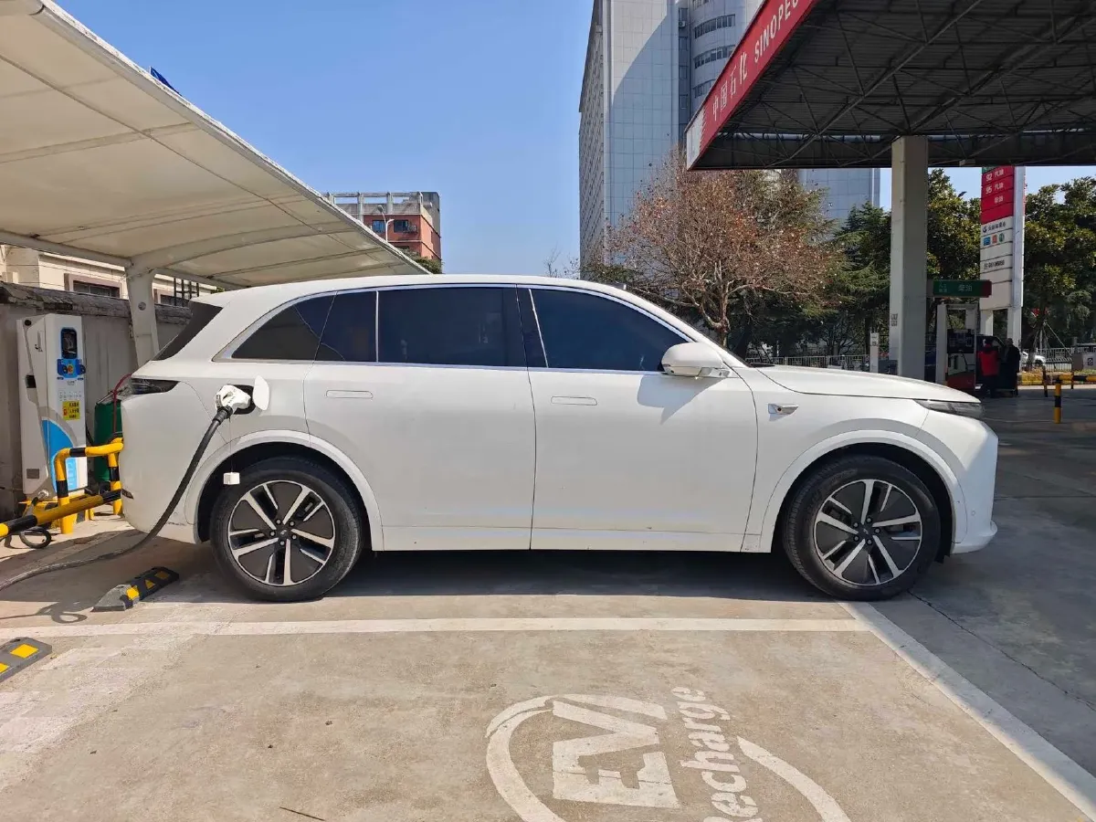 2024 Li L8 Range Extended 154HP REEV 42.8KWH,autocango,china used car exporter,china ev exporter,chinese used car exporter,chinese used ev exporter
