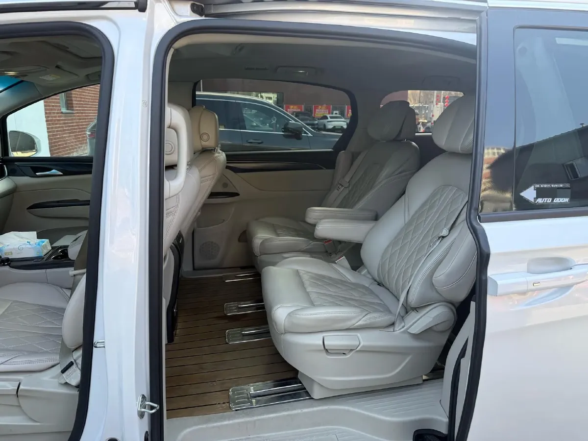 2021 Buick GL8 2.0T 237HP L4 9AT,autocango,china used car exporter,china ev exporter,chinese used car exporter,chinese used ev exporter